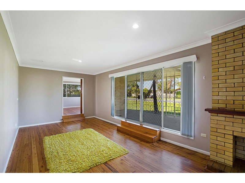 8 West Street, Oakey QLD 4401