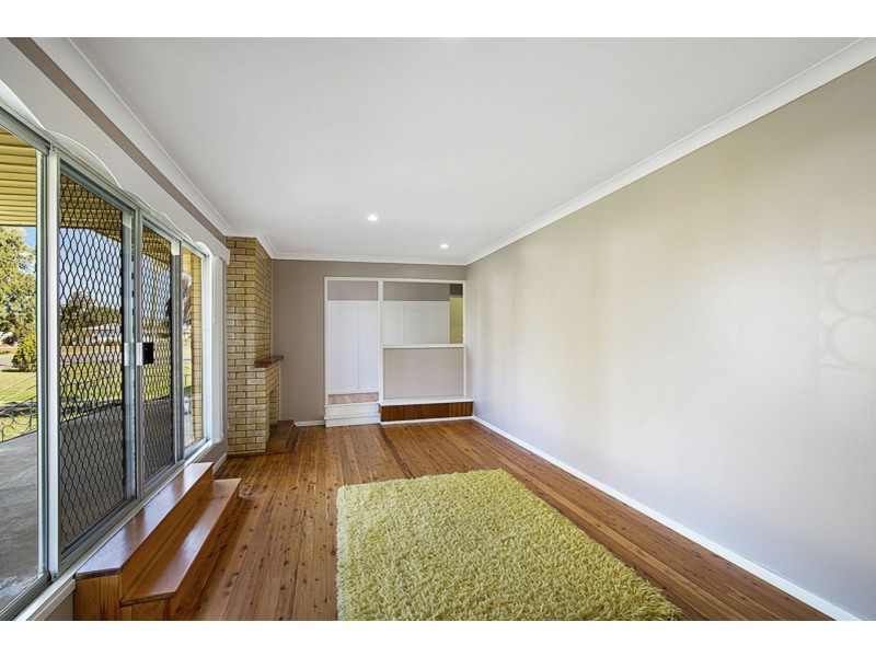 8 West Street, Oakey QLD 4401