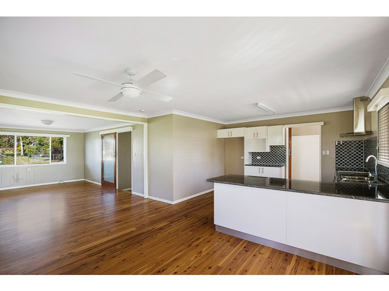 8 West Street, Oakey QLD 4401