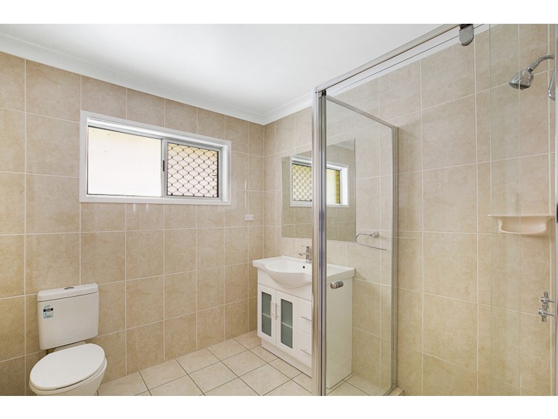 8 West Street, Oakey QLD 4401