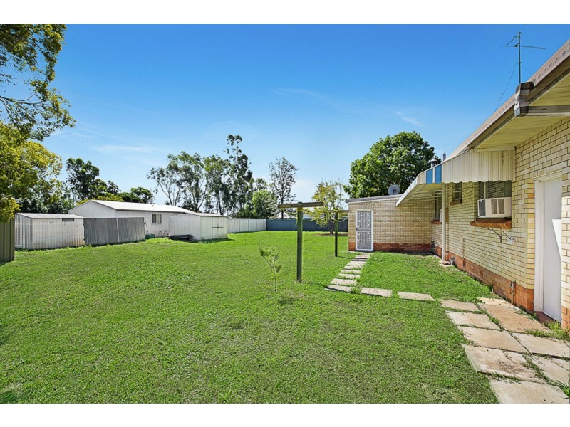 8 West Street, Oakey QLD 4401