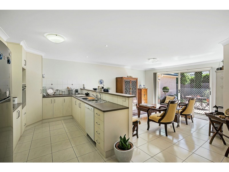 2/14 Village Court, Glenvale QLD 4350