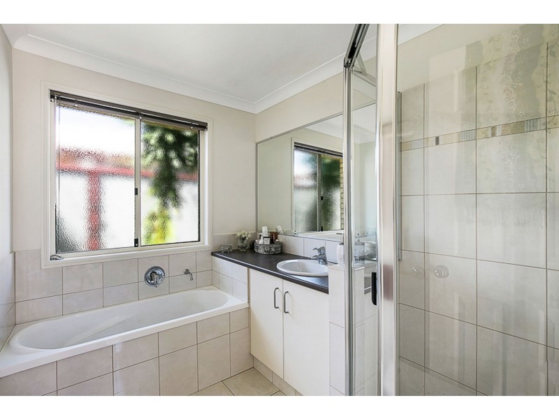 2/14 Village Court, Glenvale QLD 4350