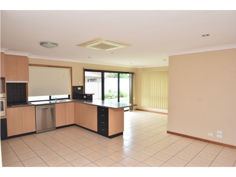 14 Pillar Street, Middle Ridge QLD 4350