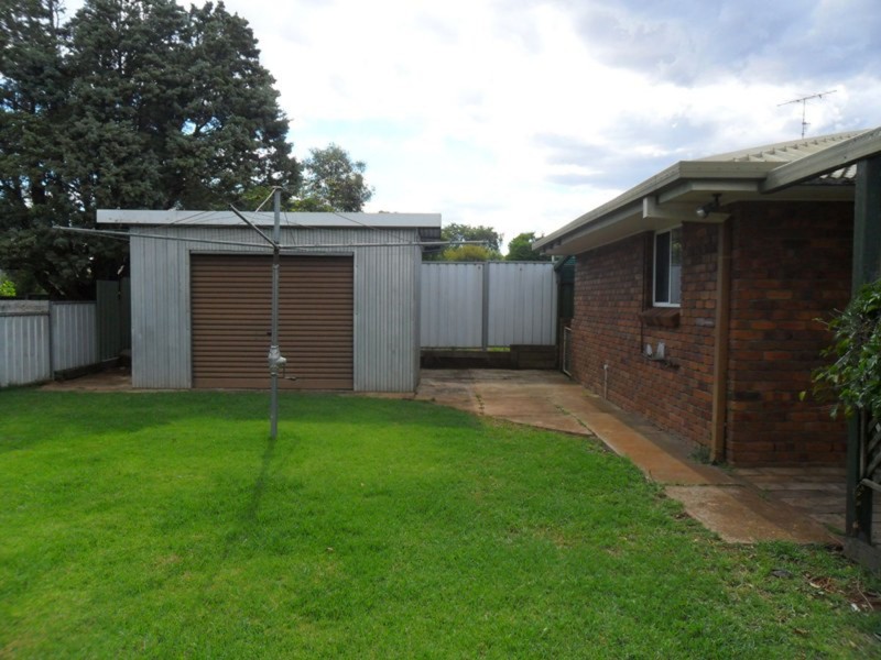 38 Riethmuller Street, Kearneys Spring QLD 4350