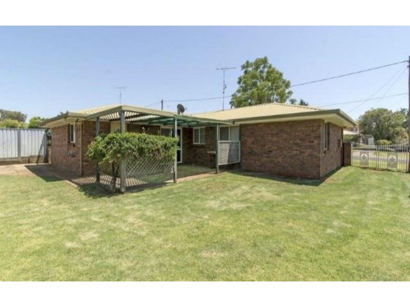 38 Riethmuller Street, Kearneys Spring QLD 4350