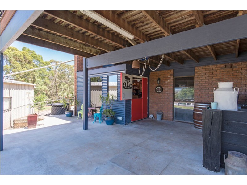 14 Vera Drive, Top Camp QLD 4350