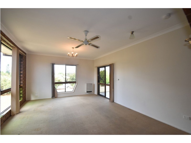 3 Elliott Street, Kearneys Spring QLD 4350