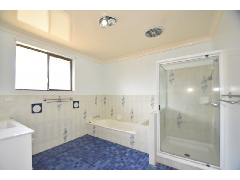 3 Elliott Street, Kearneys Spring QLD 4350