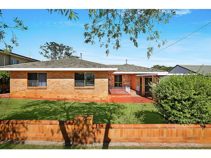 4 Challenor Street, Rockville QLD 4350