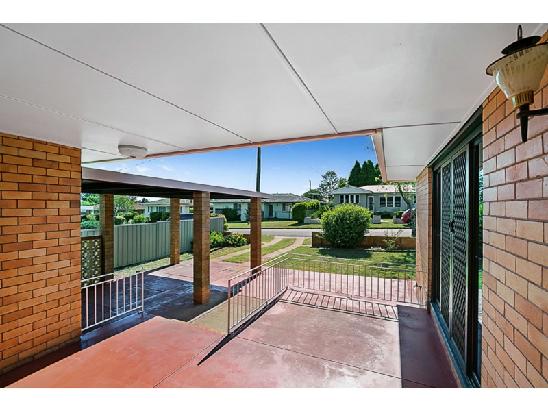 4 Challenor Street, Rockville QLD 4350