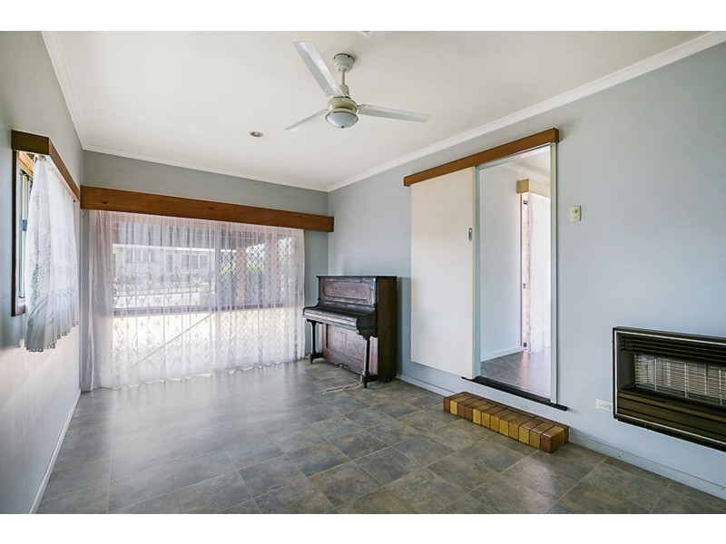 4 Challenor Street, Rockville QLD 4350