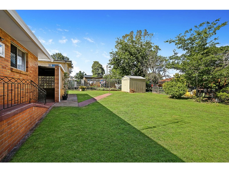 4 Challenor Street, Rockville QLD 4350