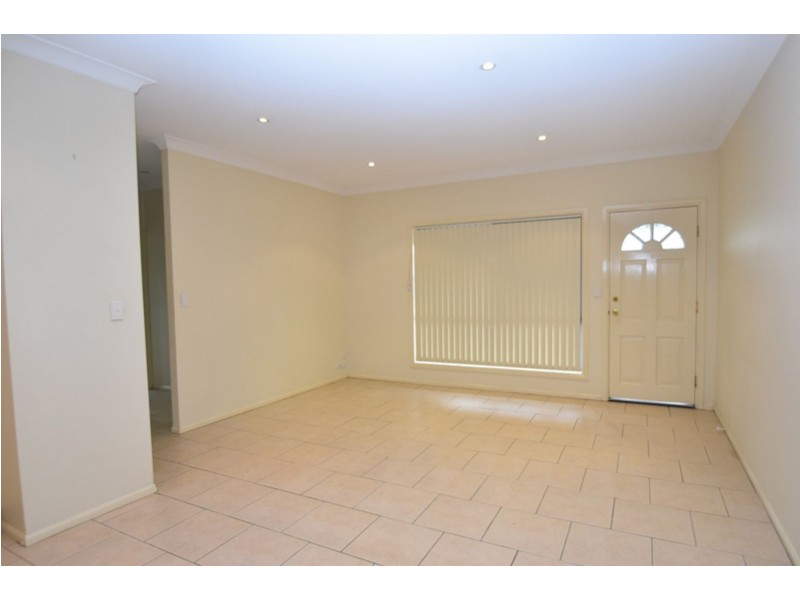 2/18 Cortess Street, Kearneys Spring QLD 4350