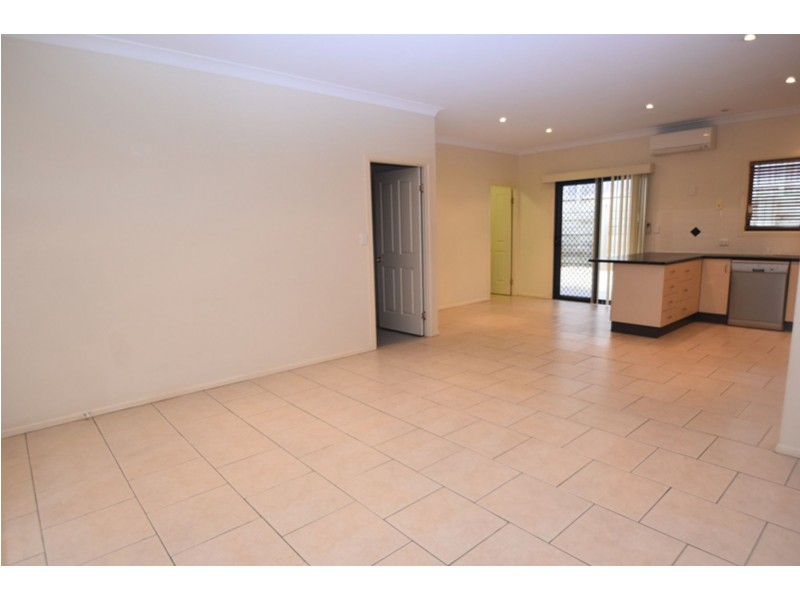 2/18 Cortess Street, Kearneys Spring QLD 4350