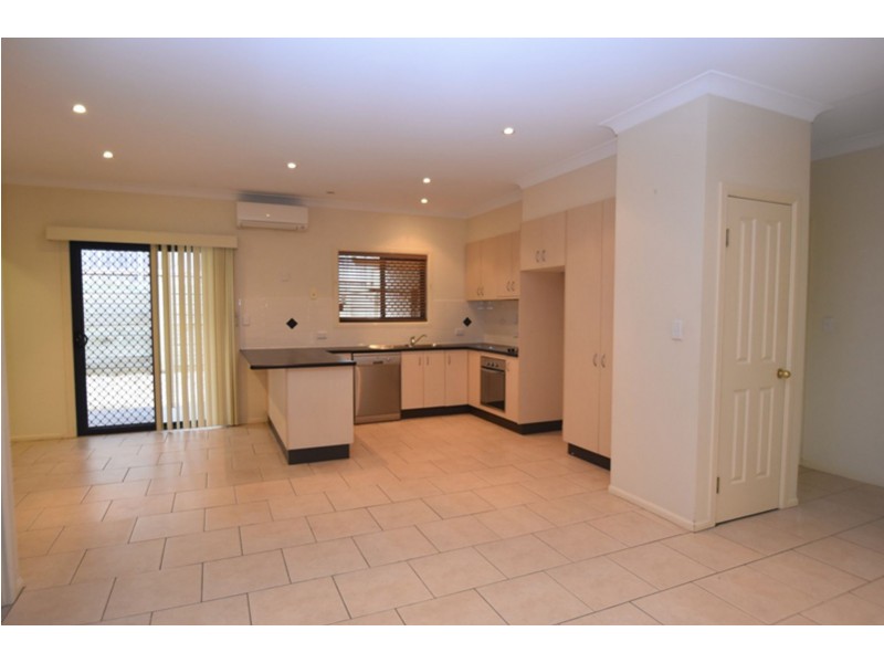 2/18 Cortess Street, Kearneys Spring QLD 4350