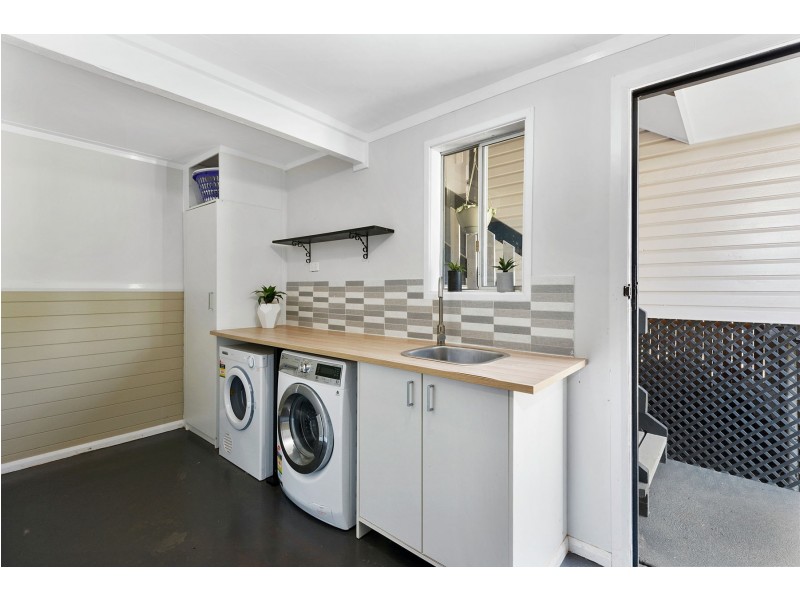 12574 New England Highway, Top Camp QLD 4350