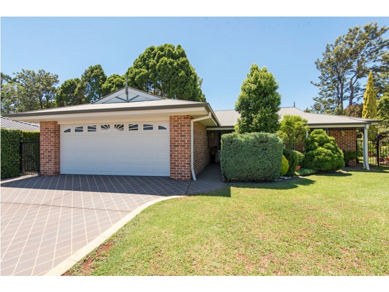 18 Sweetapple Crescent, Centenary Heights QLD 4350