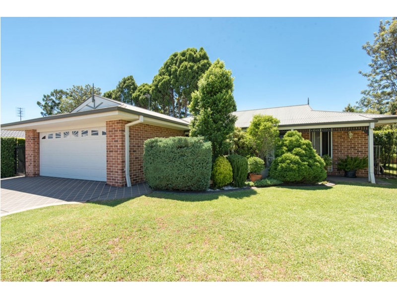 18 Sweetapple Crescent, Centenary Heights QLD 4350