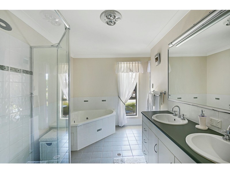 7 Marlowe Court, Westbrook QLD 4350