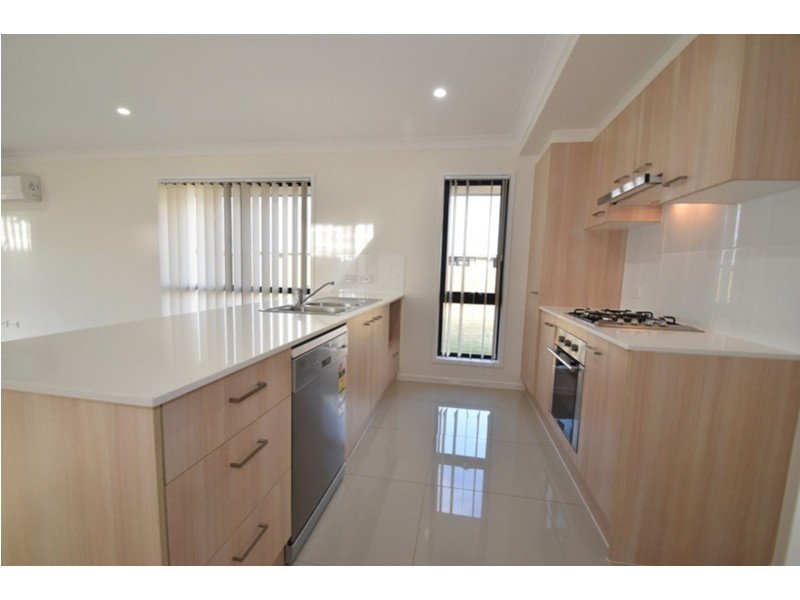 39 Mia Street, Wyreema QLD 4352