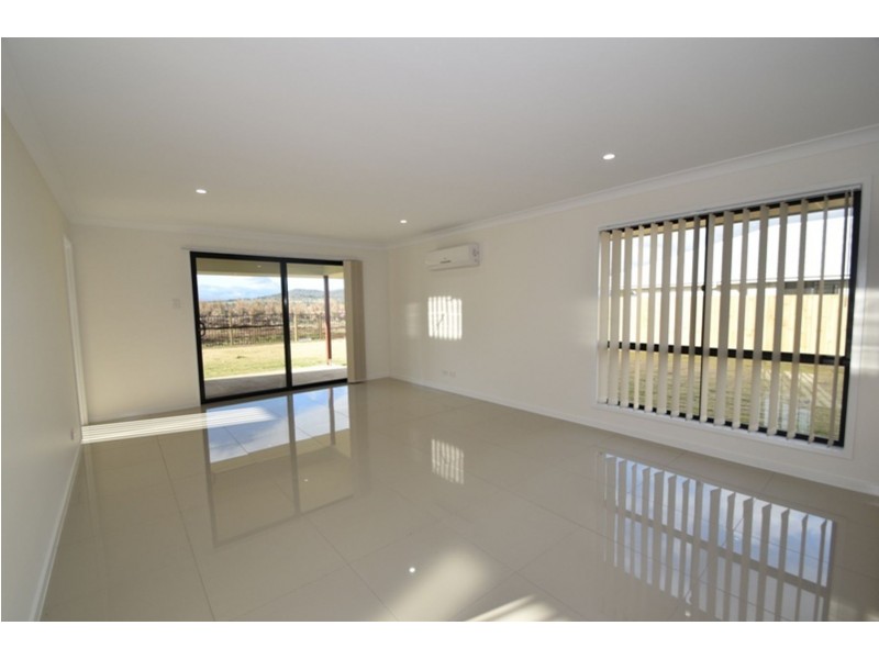 39 Mia Street, Wyreema QLD 4352