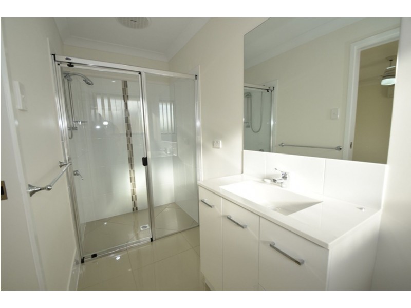 39 Mia Street, Wyreema QLD 4352