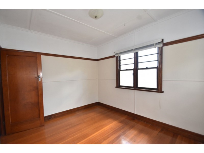 35 Gladstone Street, Newtown QLD 4350