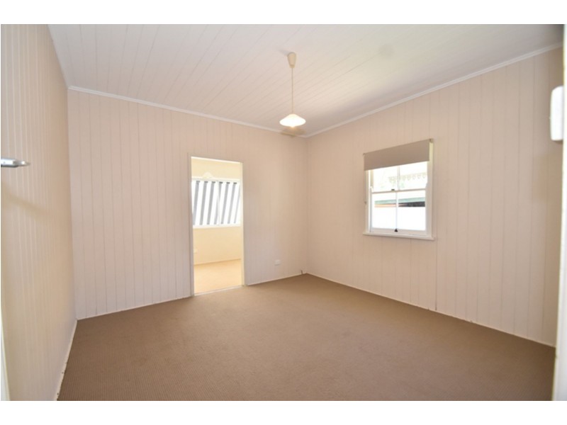 32 Tolmie Street, South Toowoomba QLD 4350