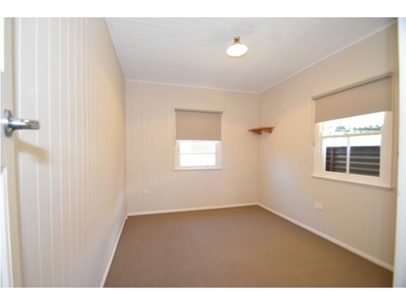 32 Tolmie Street, South Toowoomba QLD 4350