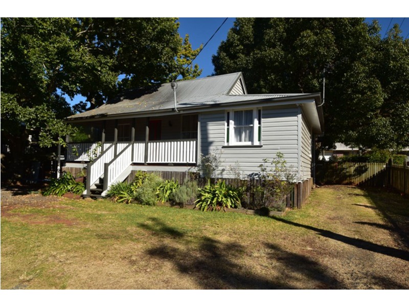 2 Laurel Lane, Toowoomba City QLD 4350