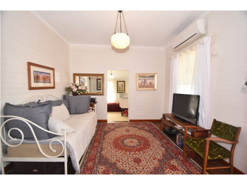 2 Laurel Lane, Toowoomba City QLD 4350