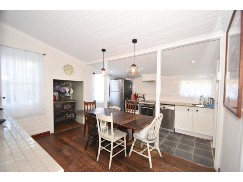 2 Laurel Lane, Toowoomba City QLD 4350