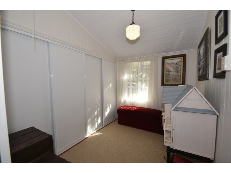 2 Laurel Lane, Toowoomba City QLD 4350