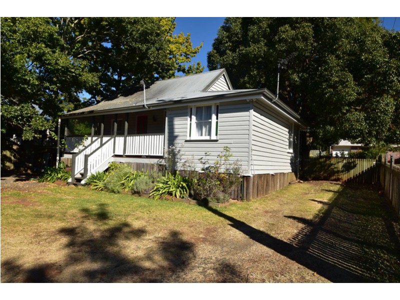 2 Laurel Lane, Toowoomba City QLD 4350