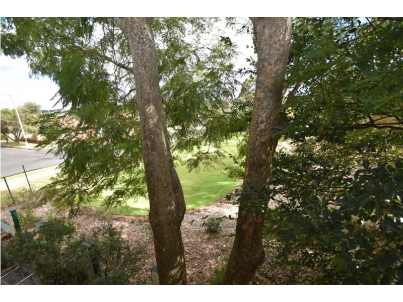 2/3 Pierce  Street, South Toowoomba QLD 4350