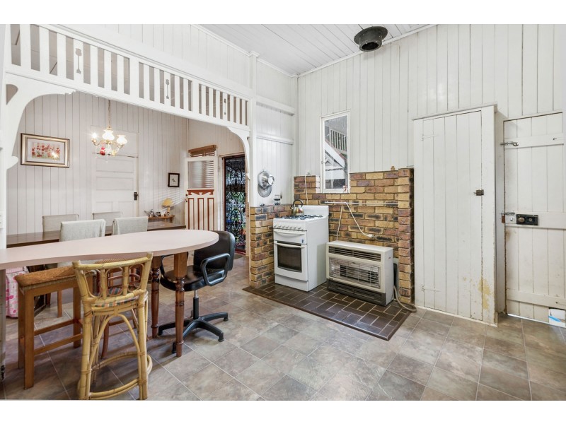 187 Campbell Street, Newtown QLD 4350