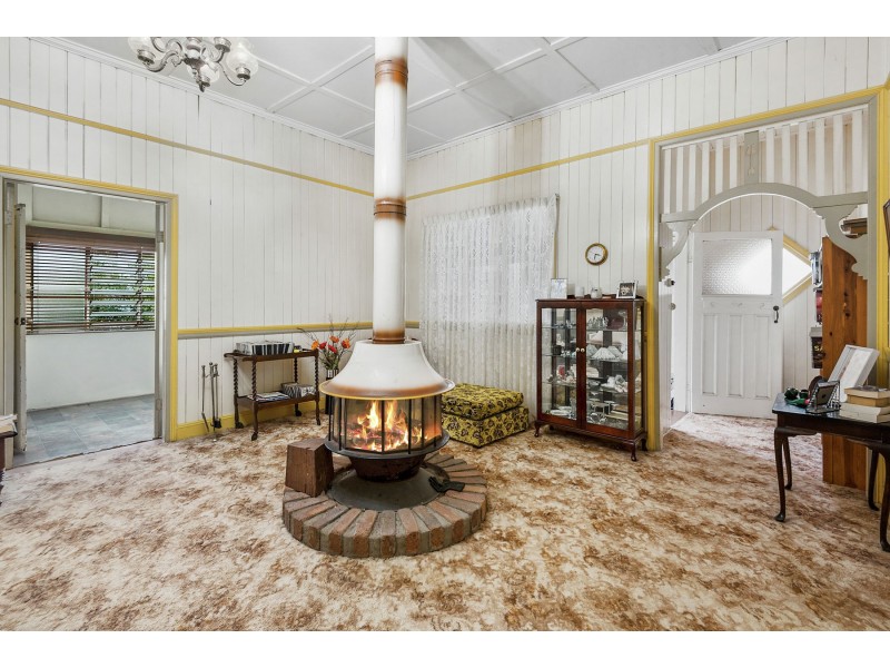 187 Campbell Street, Newtown QLD 4350