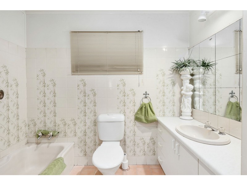 322 Hursley Road, Glenvale QLD 4350