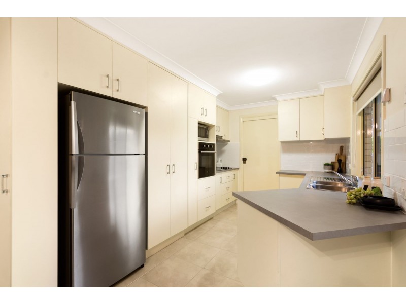 6 Kensington Court, Darling Heights QLD 4350