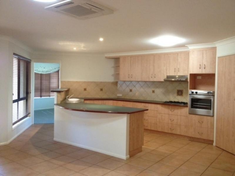 5 Olympus Court, Middle Ridge QLD 4350