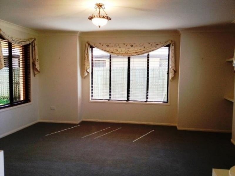 5 Olympus Court, Middle Ridge QLD 4350