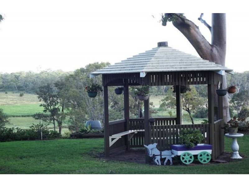 52 Barker Street, Goombungee QLD 4354