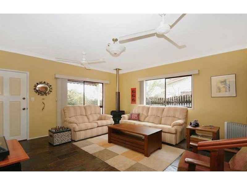 54B Stuart Street, Mount Lofty QLD 4350