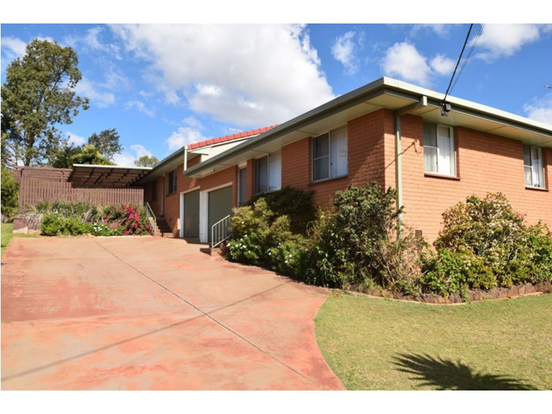 2/24 Chopin Street, Rockville QLD 4350
