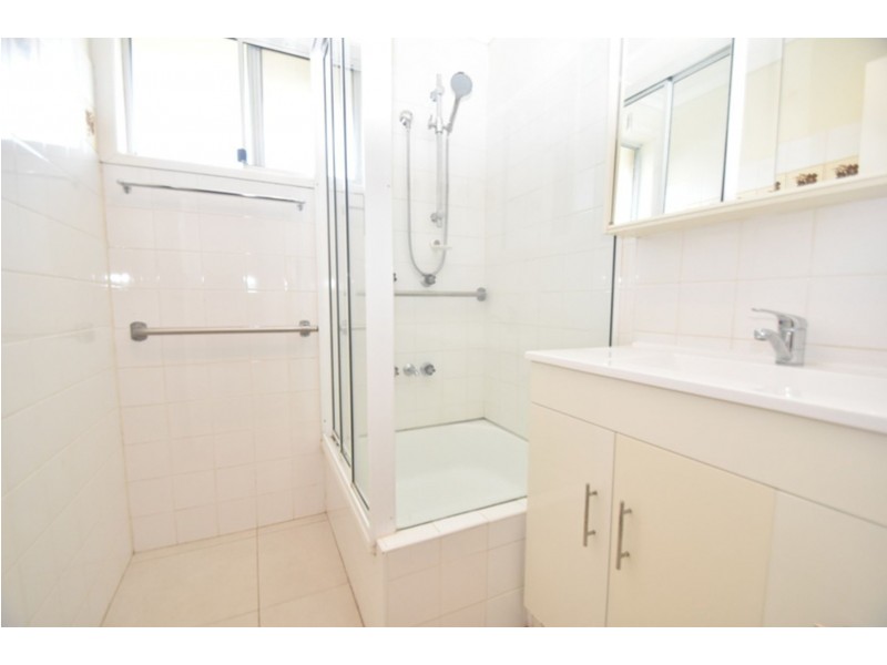 2/24 Chopin Street, Rockville QLD 4350