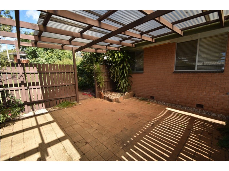 2/24 Chopin Street, Rockville QLD 4350