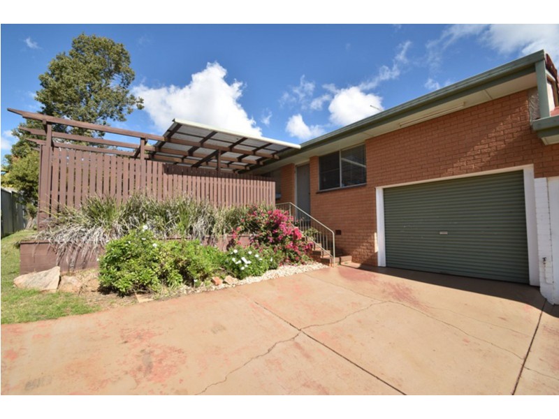 2/24 Chopin Street, Rockville QLD 4350