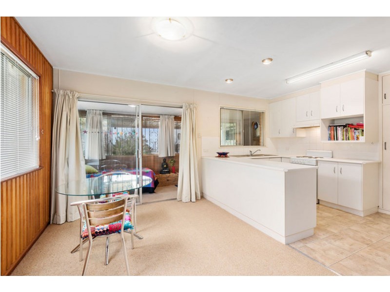 9 Ross Street, Mount Lofty QLD 4350