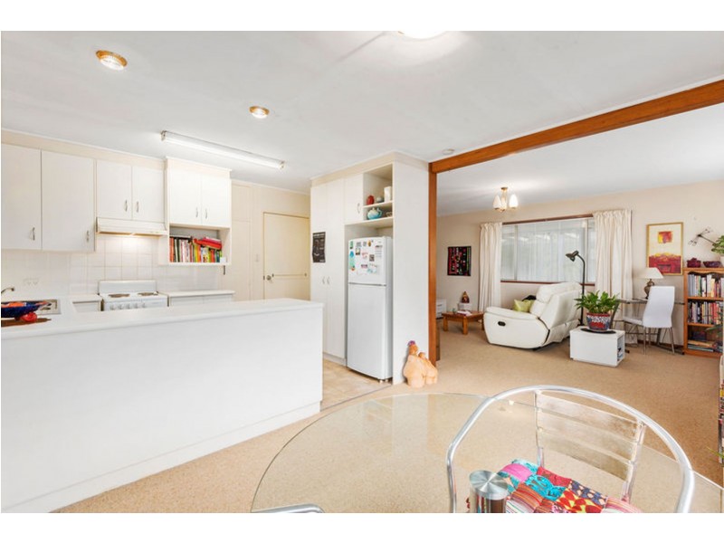 9 Ross Street, Mount Lofty QLD 4350